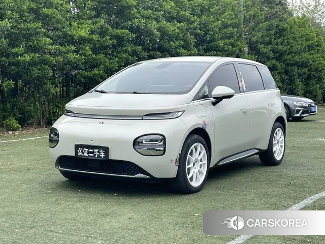 Baojun clouds 2024 Серебристо-серый из Китая
