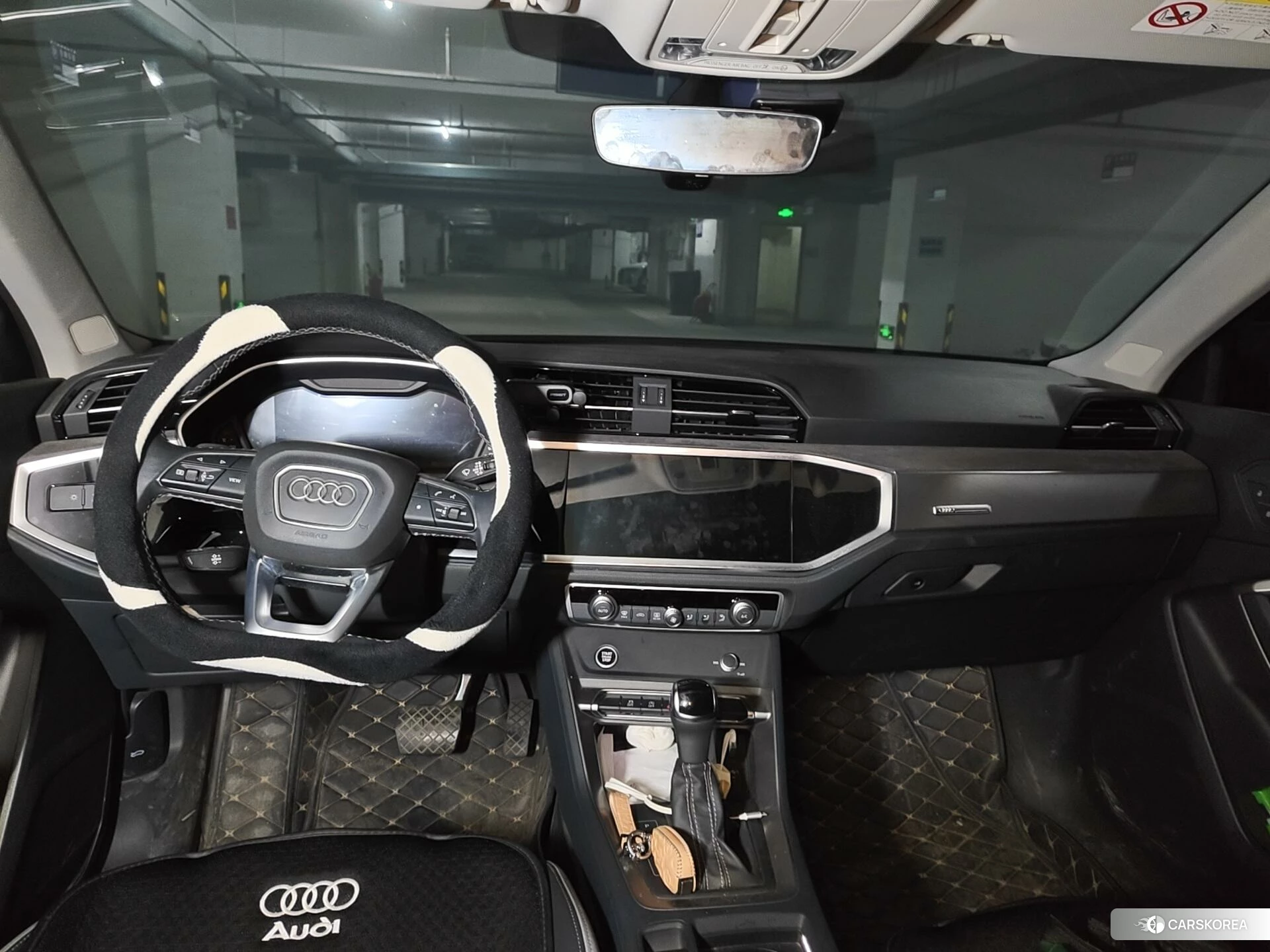 Audi Q3 2021 Белый из Китая