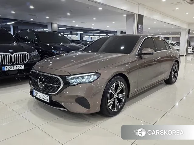 Mercedes-Benz E-Class W214 2025 Песочный из Кореи