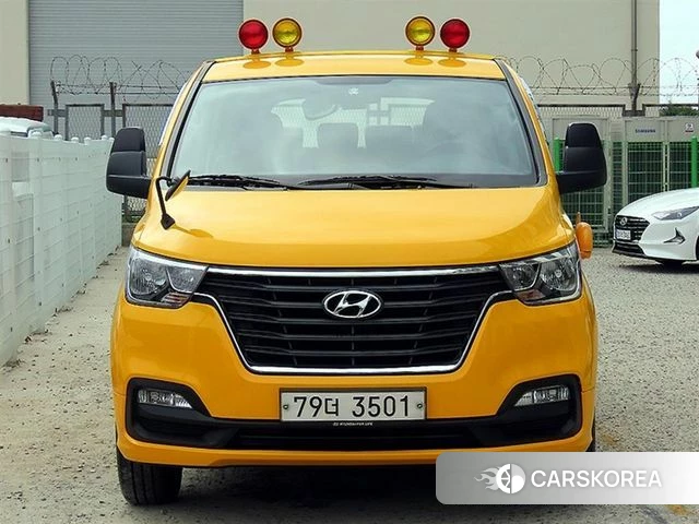 Hyundai The New Grand Starex 2021 Желтый из Кореи