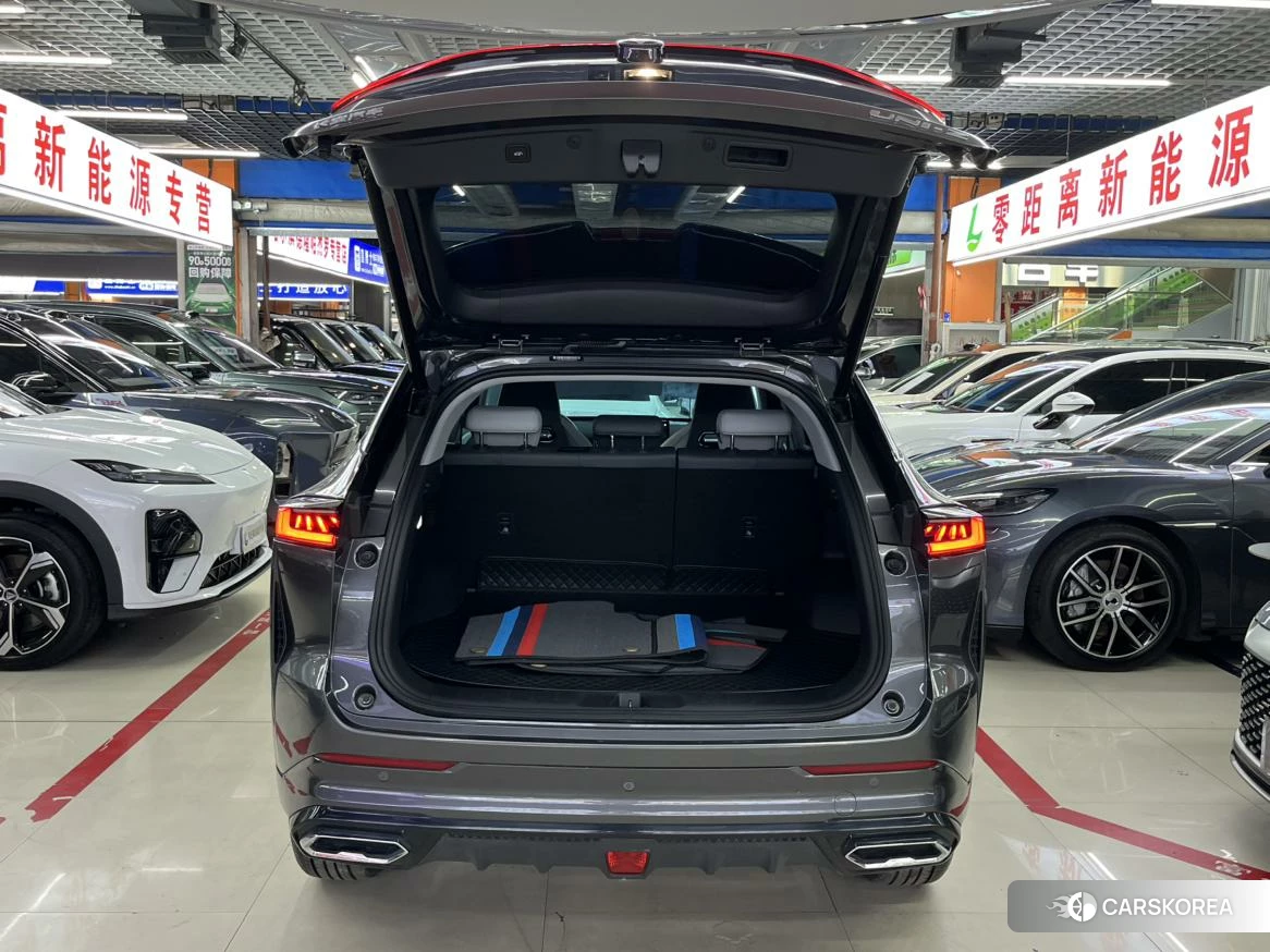 Chang'an UNI-Z PHEV 2024 Темно-серый из Китая