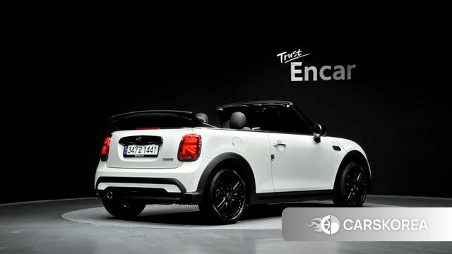 Mini Cooper Convertible 2024 Белый из Кореи