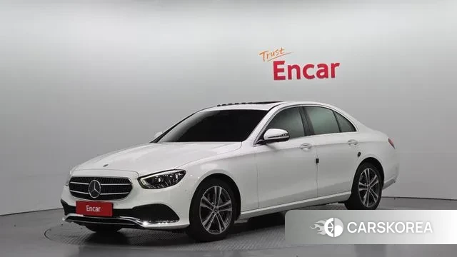 Mercedes-Benz E-Class W213 2021 Белый из Кореи