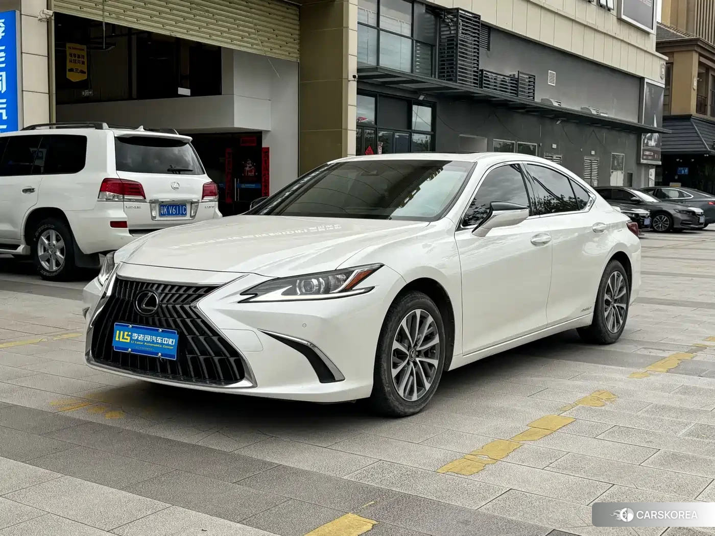 Lexus ES 2022 Белый из Китая