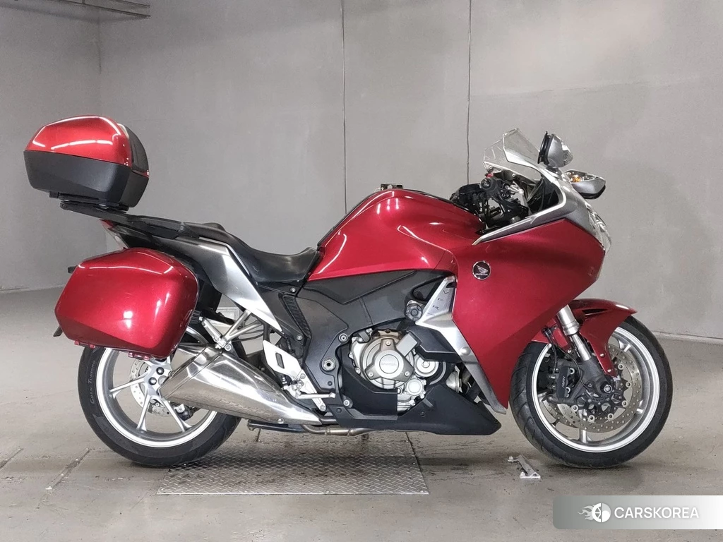 Проданный Honda VFR1200F DCT 2010 из Японии