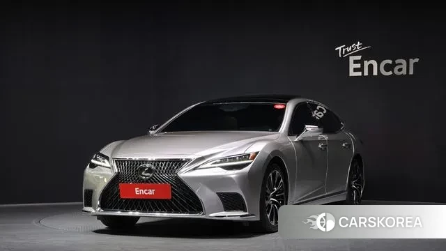 Lexus LS500 5th generation 2023 Серебряный из Кореи