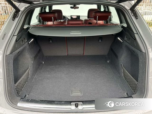 Audi Q5L 2024 Серебристо-серый из Китая
