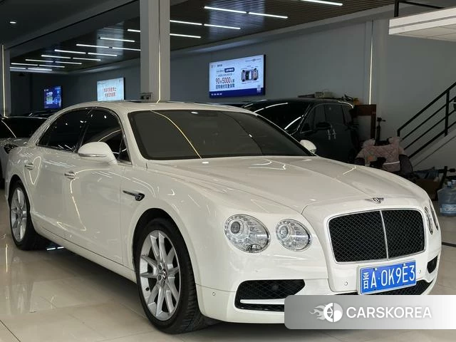 Bentley Flying 2018 Белый из Китая
