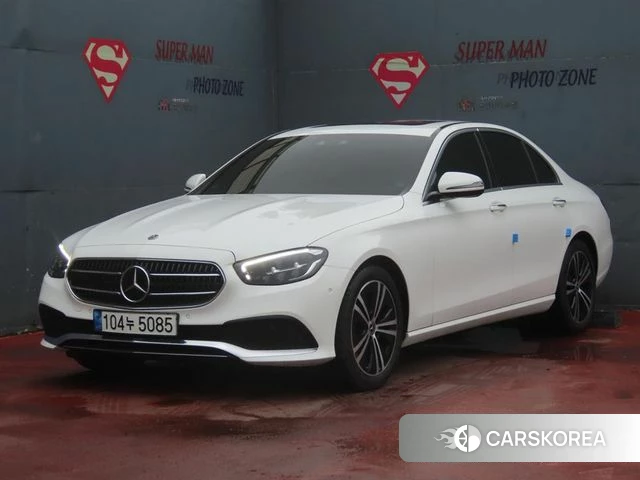Mercedes-Benz E-Class W213 2021 Белый из Кореи