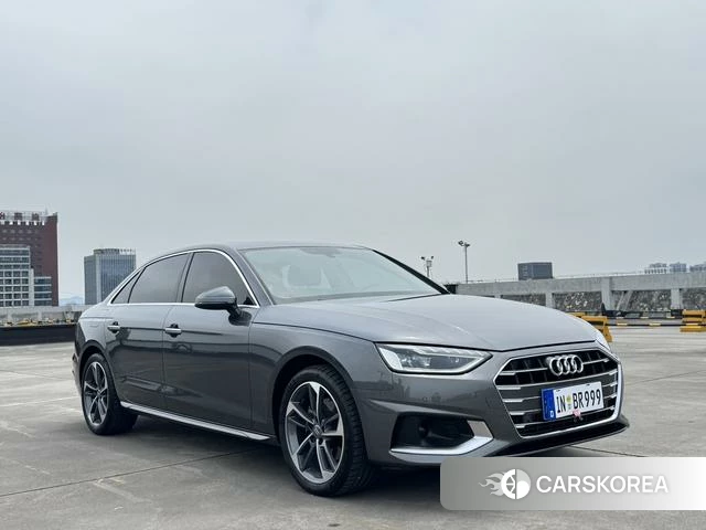 Audi A4L 2021 Серебристо-серый из Китая
