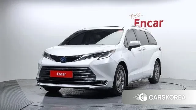 Toyota Sienna 4th Generation 2023 Белый из Кореи