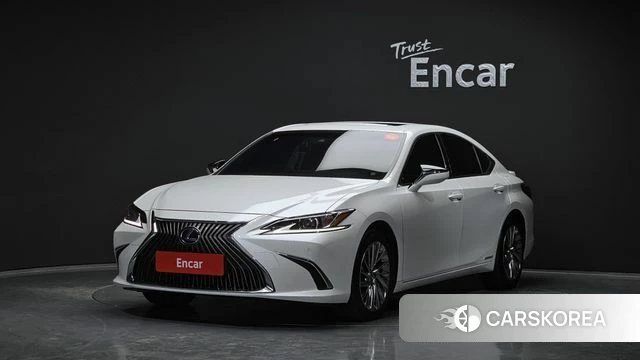 Lexus ES300h 7th generation 2021 Белый из Кореи