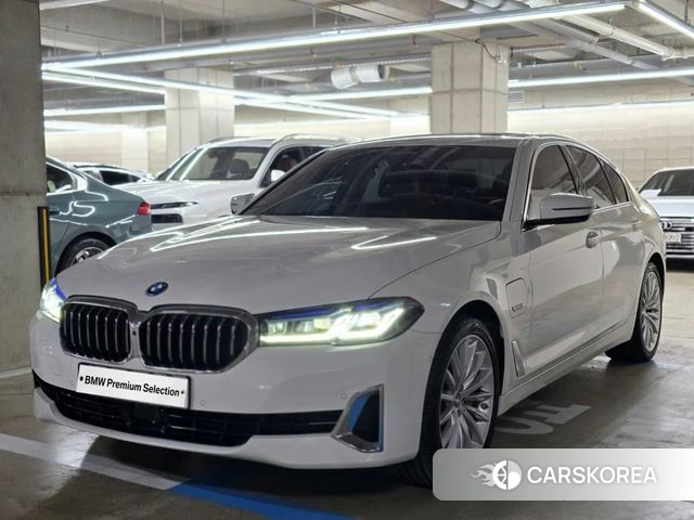 BMW 5 Series (G30) 2023 Белый из Кореи