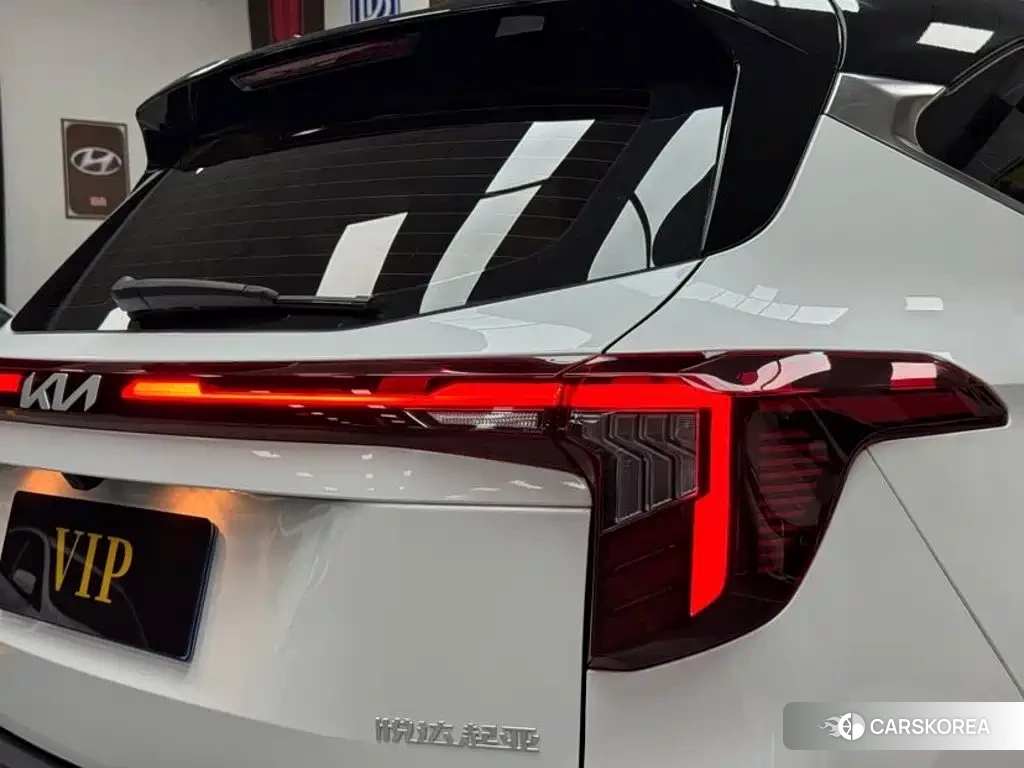 Kia Seltos 2023 Белый из Китая