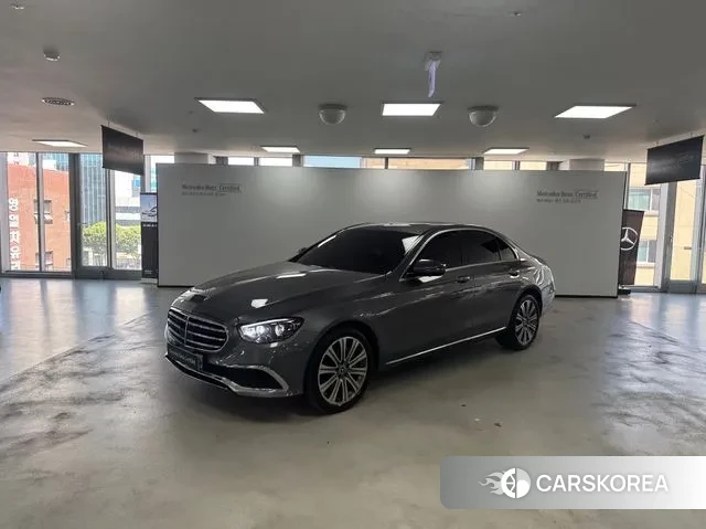 Mercedes-Benz E-Class W213 2022 Серый из Кореи
