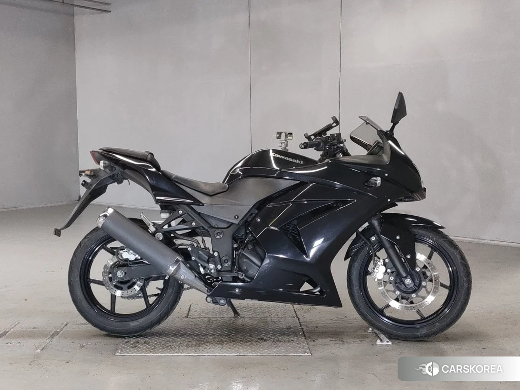 Проданный Kawasaki NINJA 250R id 4168595 из Японии, фото 2