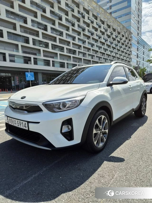 Kia Stonic 2019 Белый из Кореи