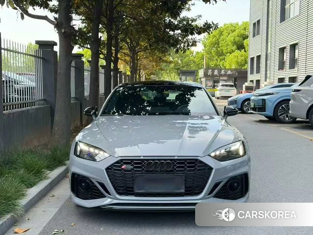 Audi RS 5 2021 Темно-серый из Китая