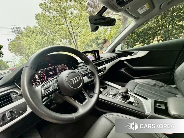 Audi A4L 2020 Белый из Китая