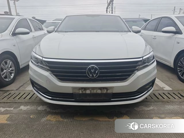 Volkswagen Lavida 2021 Белый из Китая
