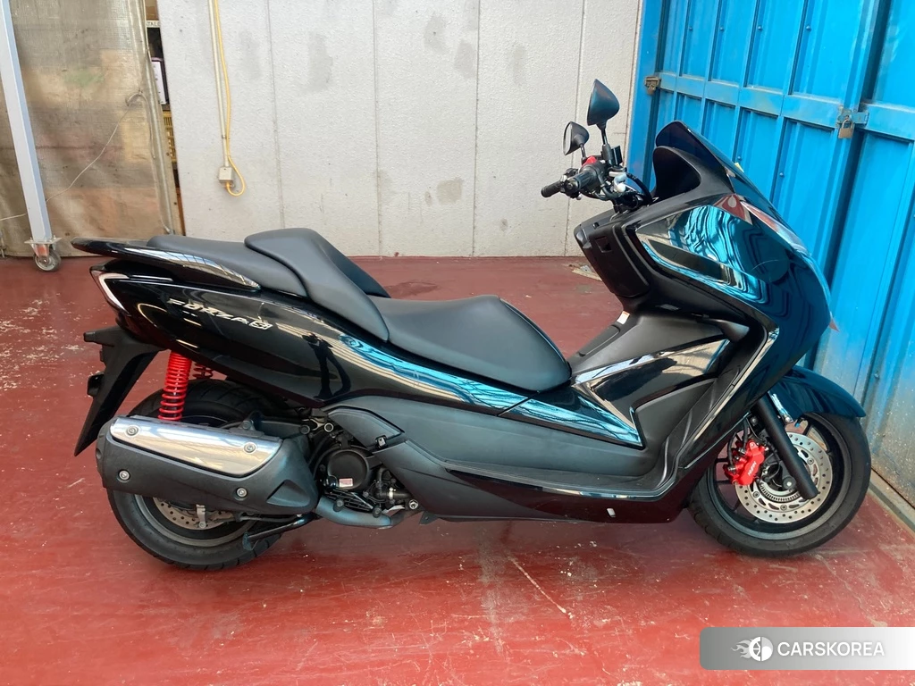 Проданный Honda FORZA 2013 из Японии