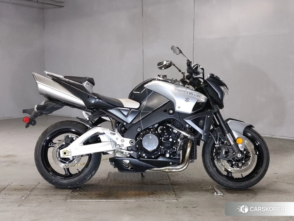 Проданный Suzuki GSX 1300 BK (B-KING) 2010 из Японии