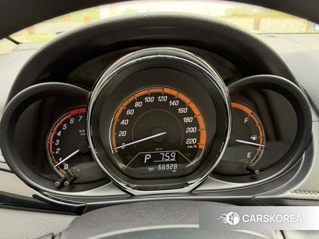 Toyota YARIS L Zhixuan 2021 Красный из Китая
