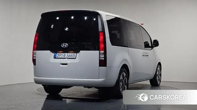 Hyundai Staria 2024 Белый из Кореи