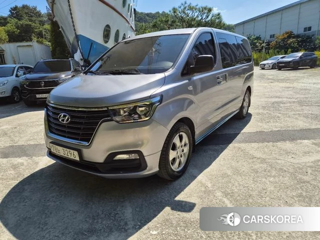 Hyundai The New Grand Starex 2018 Серебристо-серый из Кореи