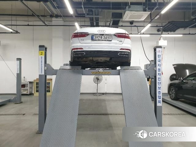 Audi A6 (C8) 2023 Белый из Кореи