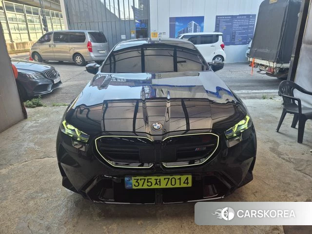BMW M5 (G90) 2025 Черный из Кореи