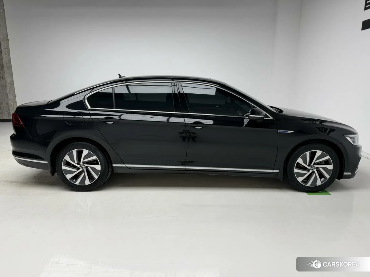 Volkswagen Magotan PHEV 2021 Черный из Китая
