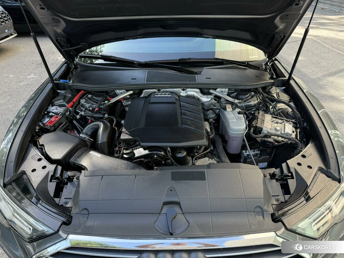 Audi A6L 2020 Темно-серый из Китая