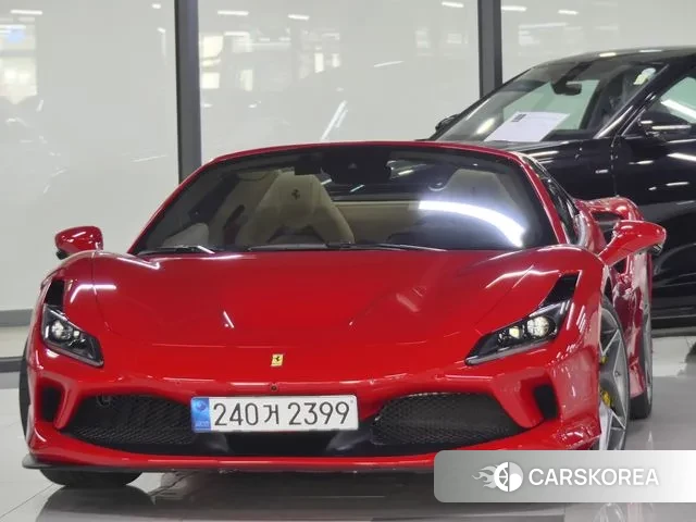 Ferrari F8 Spider 2023 Красный из Кореи
