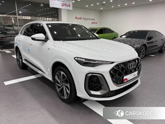 Audi Q5 (80A) 2025 Белый из Кореи