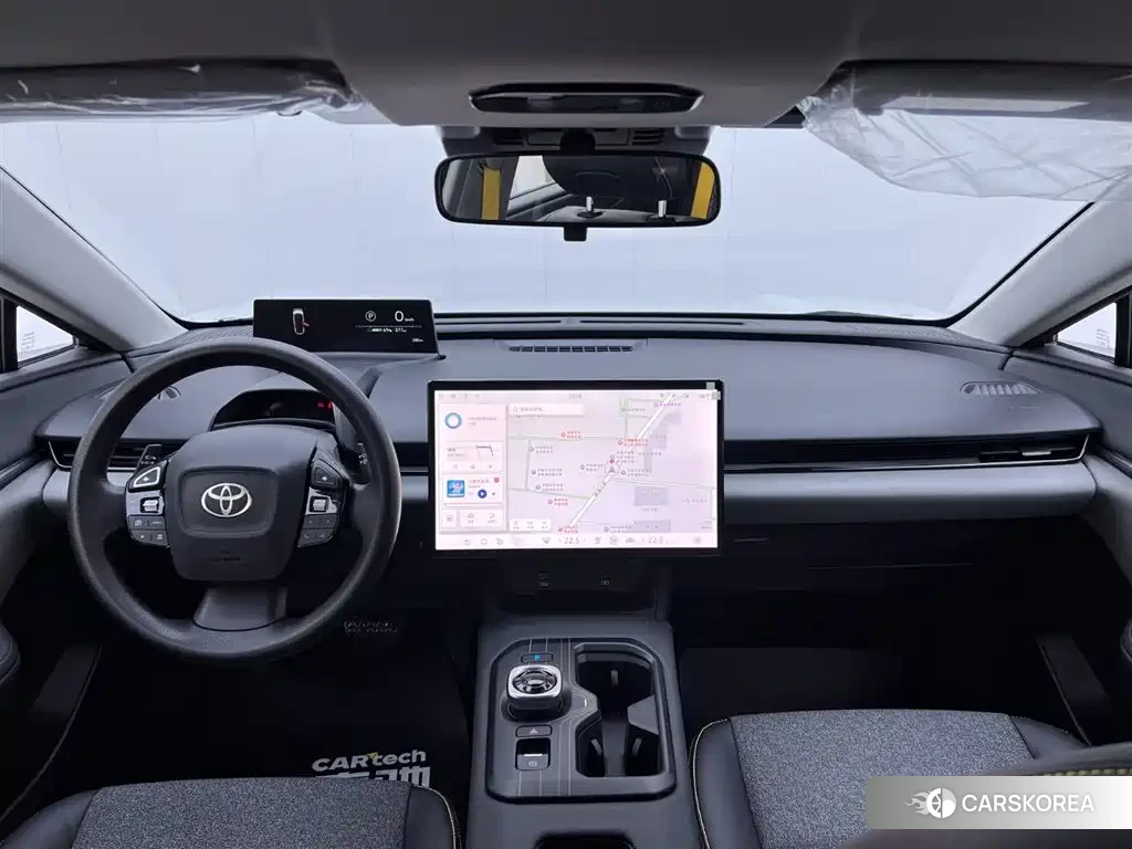 Toyota bZ5 2026 Белый из Китая