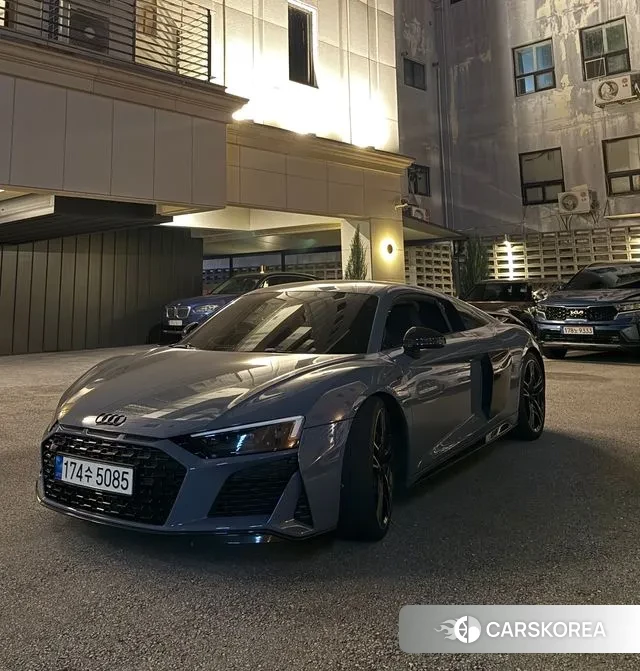 Audi R8 (4S) 2021 Серебристо-серый из Кореи