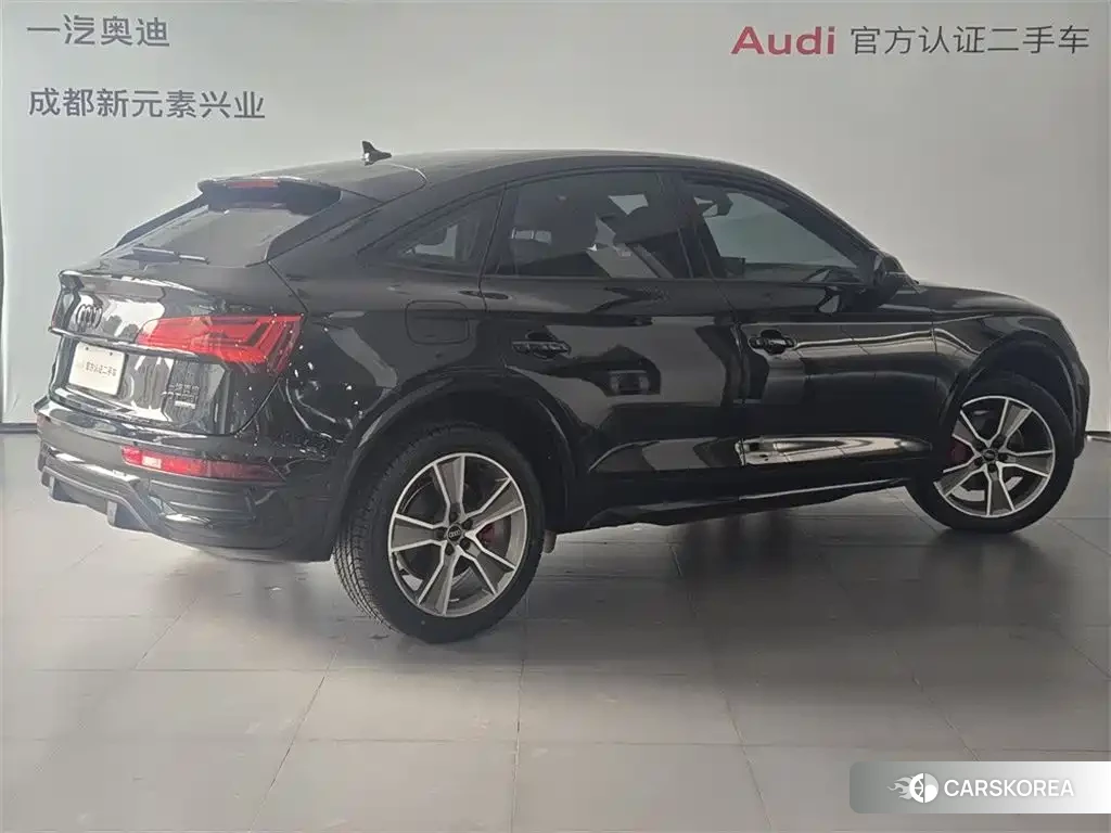 Audi Q5L 2023 Черный из Китая
