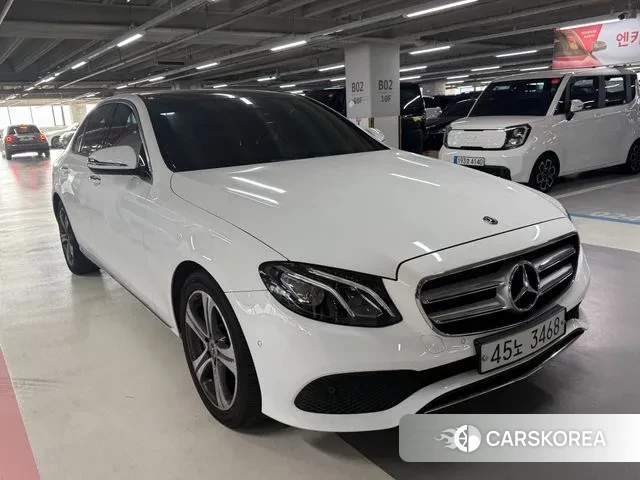 Mercedes-Benz E-Class W213 2019 Белый из Кореи
