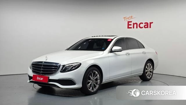 Mercedes-Benz E-Class W213 2018 Белый из Кореи