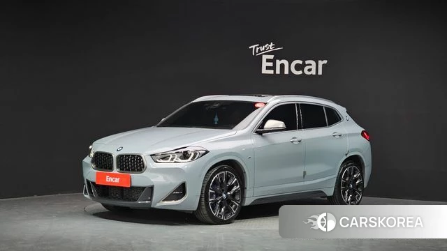 BMW X2 (F39) 2023 Светло-серебряный цвет из Кореи