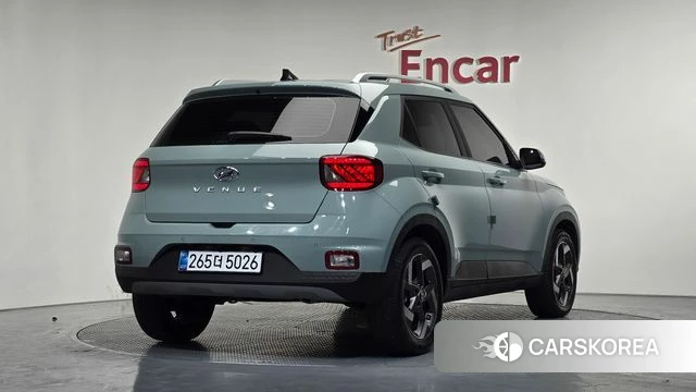 Hyundai Venue 2025 Светло-серебряный цвет из Кореи