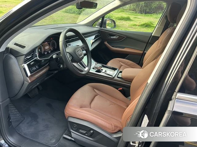 Audi Q7 2021 Черный из Китая