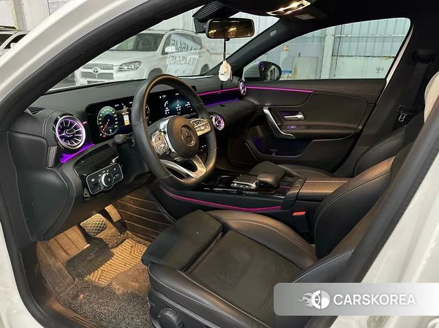 Mercedes-Benz Class A 2022 Белый из Китая