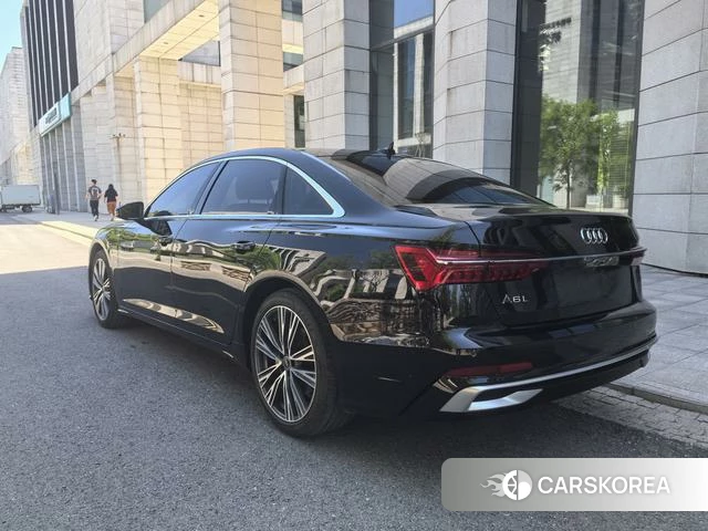 Audi A6L 2023 Черный из Китая