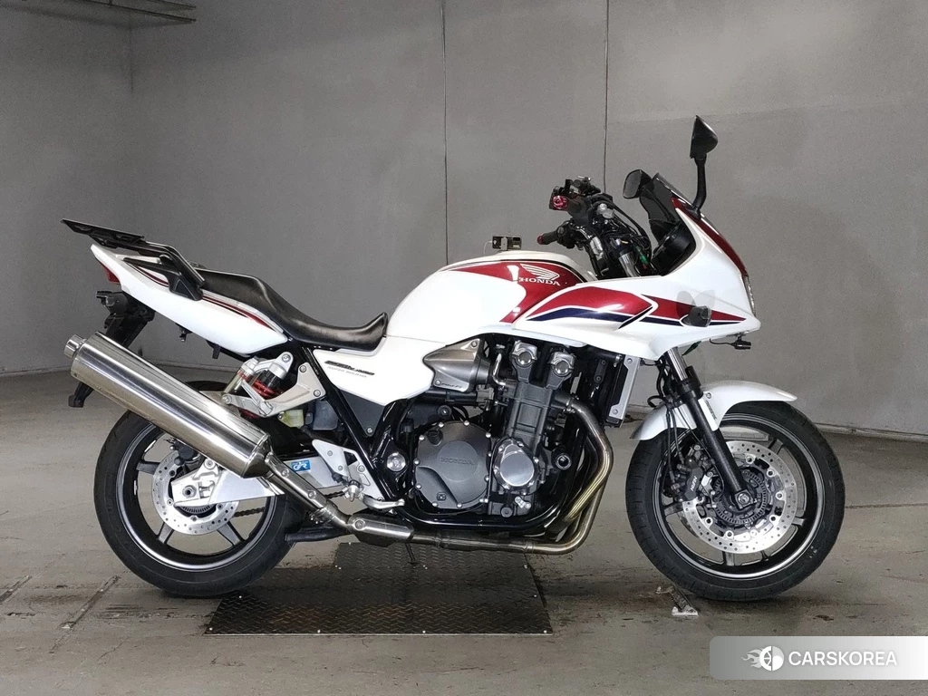 Проданный Honda CB1300SF BOLDOR 2011 из Японии