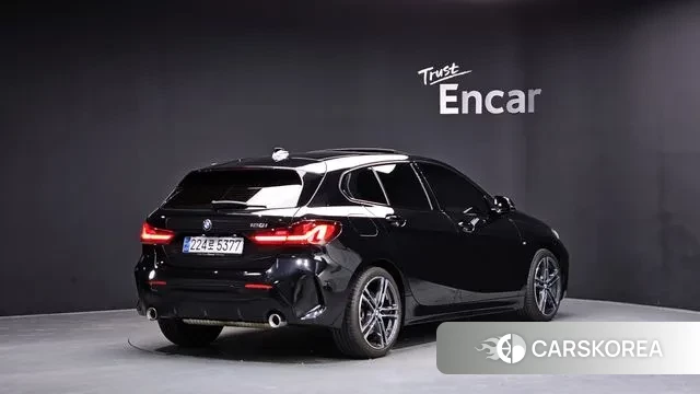 BMW 1 Series (F40) 2023 Черный из Кореи