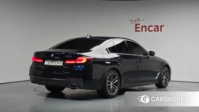 BMW 5 Series (G30) 2021 Черный из Кореи