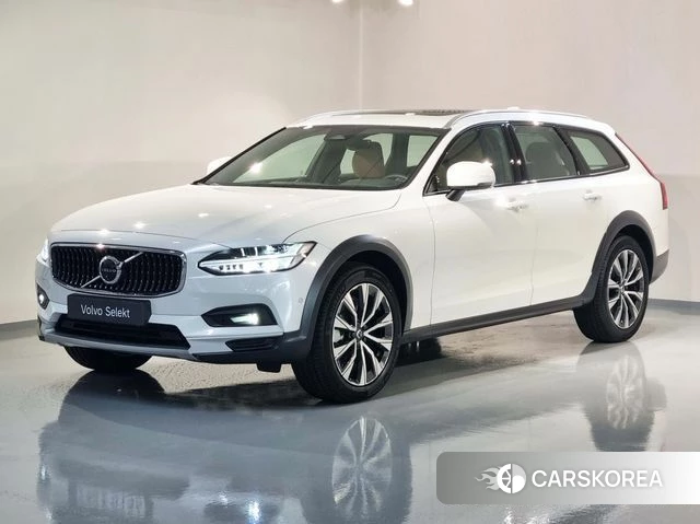 Volvo V90 Cross-Country 2025 Белый из Кореи