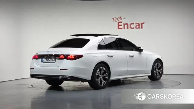 Mercedes-Benz E-Class W214 2025 Белый из Кореи